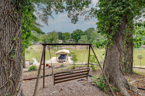 Photo 28 - Lakefront Hot Springs Vacation Rental w/ Dock