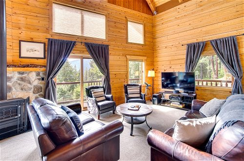 Foto 14 - Luxury Mtn Cabin w/ Sweeping Cle Elum Lake Views