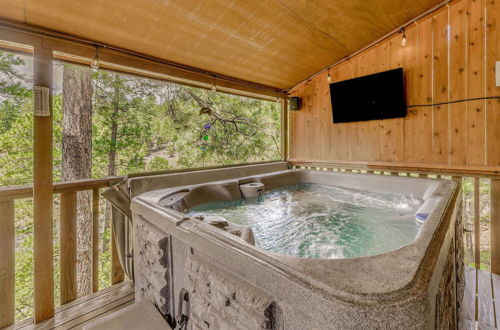 Foto 23 - Alto Cabin w/ Deck + Hot Tub < 1 Mi to Lake