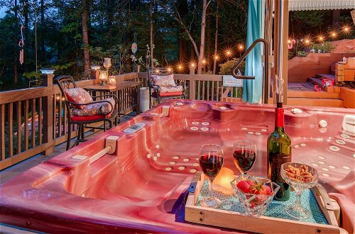 Photo 5 - Creekside Hideaway, Hot Tub, View, Grill, Fire Pit