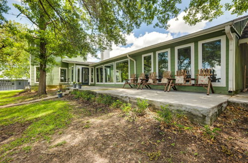 Foto 14 - Lakefront Livingston Vacation Rental w/ Boat Dock