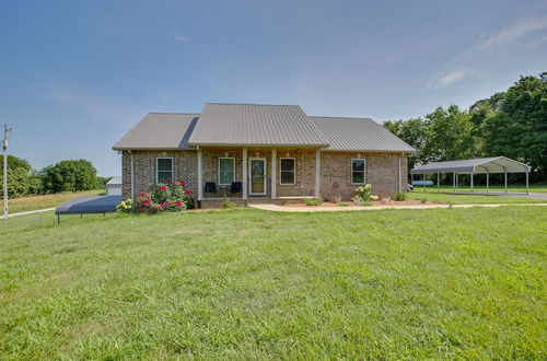 Foto 11 - Expansive Cedar Hill Rental With Pool & Hot Tub