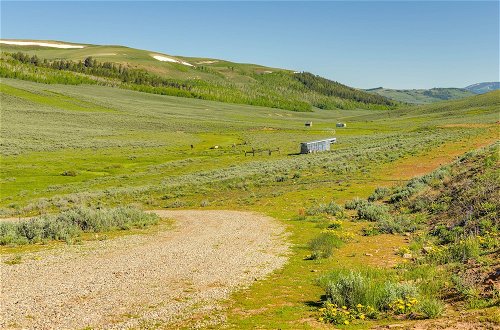 Foto 21 - Remote Mountain Vacation Rental in Wyoming Range