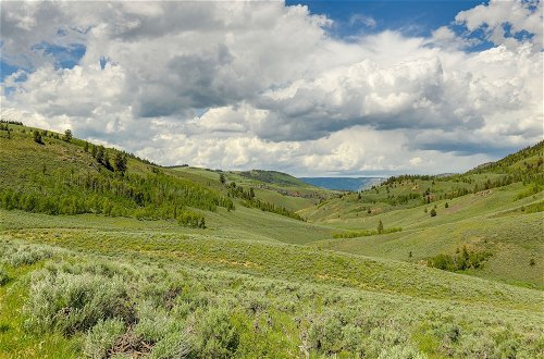 Foto 37 - Remote Mountain Vacation Rental in Wyoming Range