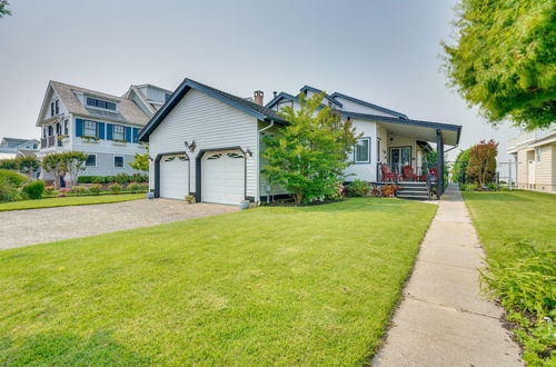 Photo 11 - Bayfront Avalon Home w/ Boat Slip & Private Pool