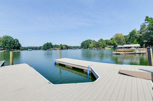 Foto 7 - Spacious Lake Norman Retreat w/ Private Dock