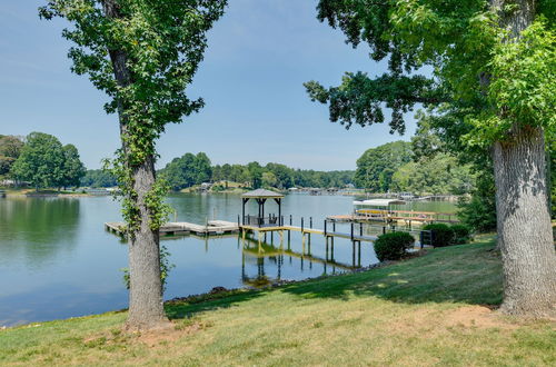 Photo 34 - Spacious Lake Norman Retreat w/ Private Dock