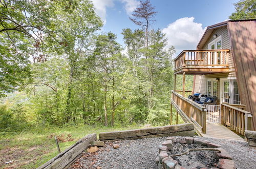 Photo 5 - Secluded Jamestown Cabin w/ Fire Pit