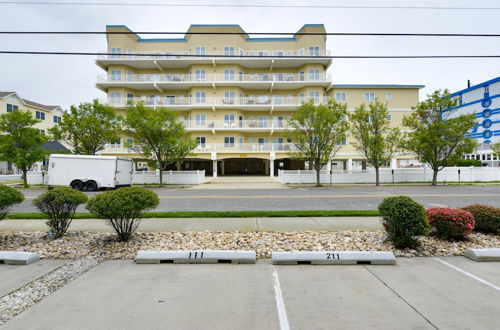 Photo 33 - Wildwood Getaway w/ Ocean View - 1 Block to Beach