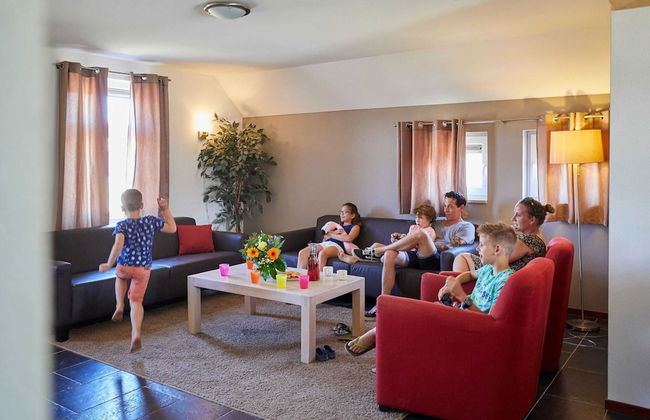 Nice Villa With Sauna, Whirlpool & Steam Shower - Photo 46