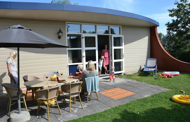 Bungalow in Netherlands With Dune Garden - Foto 1