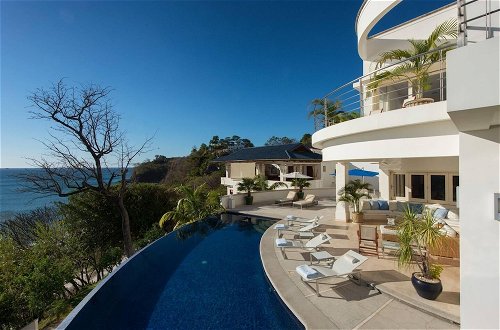 Foto 29 - Giant Luxurious Mansion in Flamingo With Pool and Sumptuous Ocean Views