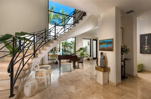 Photo 15 - Giant Luxurious Mansion in Flamingo With Pool and Sumptuous Ocean Views