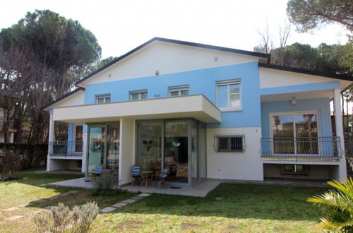 Photo 1 - Luminous Seaside Villa in Lignano Riviera