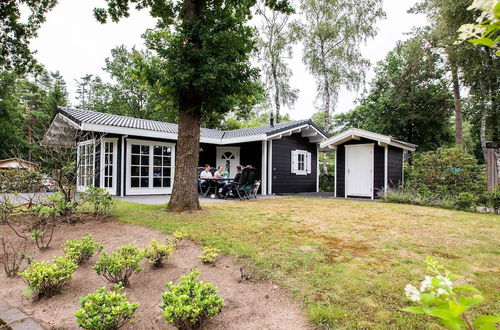 Foto 1 - Comfy Chalet in a Holiday Park Near De Veluwe