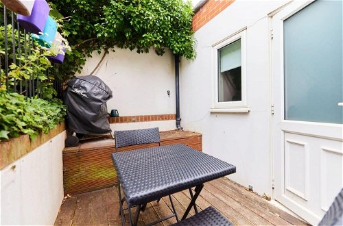 Photo 19 - The Putney Getaway - Bewitching 1bdr Flat With Patio