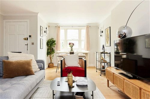 Photo 1 - The Putney Getaway - Bewitching 1bdr Flat With Patio