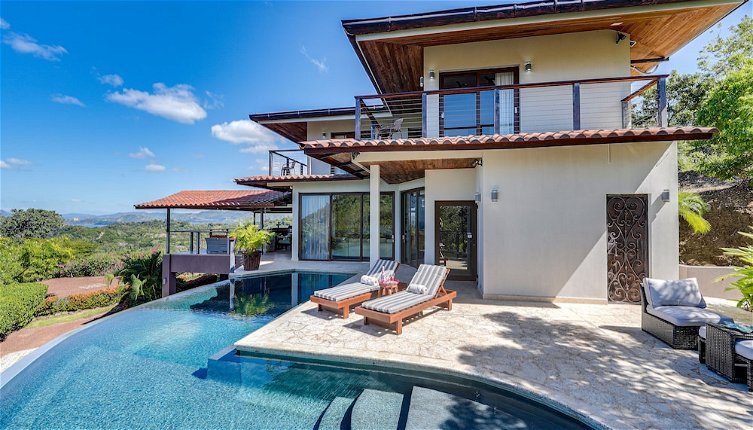 Foto 1 - Luxury Home w/ Views & Infinity Pool: Near Beach