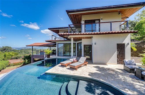 Foto 1 - Luxury Home w/ Views & Infinity Pool: Near Beach