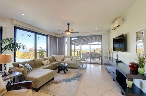 Foto 24 - Luxury Home w/ Views & Infinity Pool: Near Beach