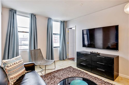 Foto 9 - Gorgeous 2BD Next to the Convention Center and Reading Terminal