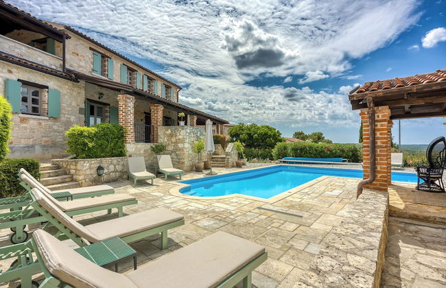 Vila Amyra With Pool - Foto 27
