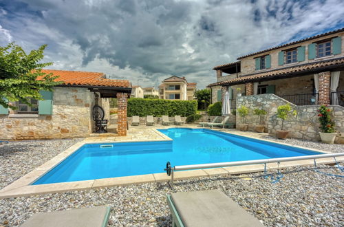 Photo 27 - Villa Amyra With Pool