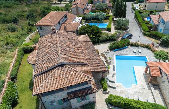 Vila Amyra With Pool - Foto 53
