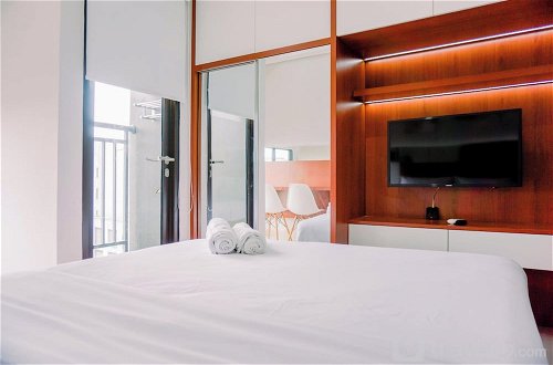 Foto 1 - Luxury And Modern Studio At Transpark Bintaro Apartment