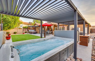 Foto 1 - Fenced Hot Tub & BBQ Oasis: Modern Scottsdale Home