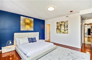 Foto 1 - Get Into Travel in Style in This 2BD Apartment