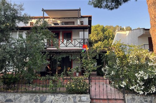 Foto 18 - Chic Villa With Terrace and Rooftop in Izmir