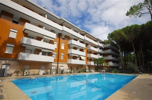 Foto 11 - Two-bedroom Apartment in Residence by the Beach With Shared Pool