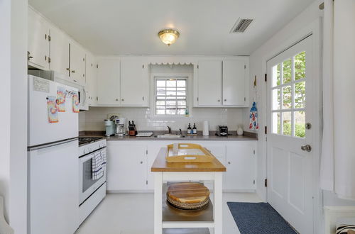 Photo 15 - Cozy Narragansett Cottage w/ Dock & Outdoor Shower