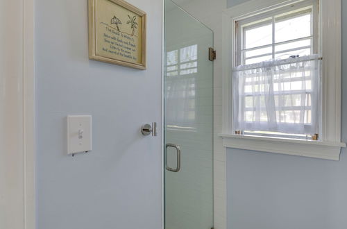 Photo 17 - Cozy Narragansett Cottage w/ Dock & Outdoor Shower