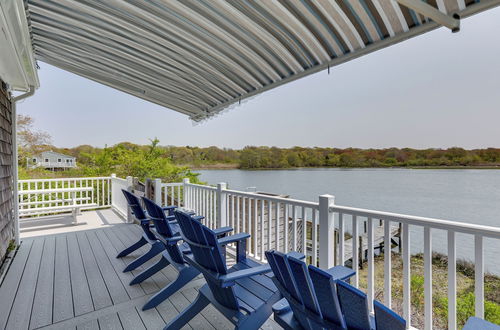 Foto 8 - Cozy Narragansett Cottage w/ Dock & Outdoor Shower