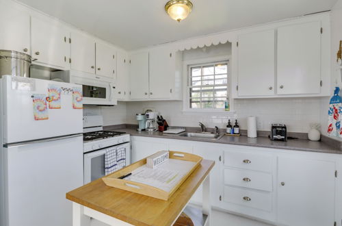 Photo 23 - Cozy Narragansett Cottage w/ Dock & Outdoor Shower