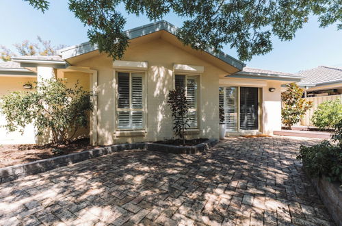 Photo 40 - Modern 3BR with Courtyard in Lyons