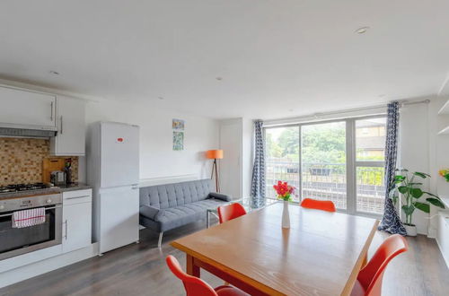 Foto 18 - Bright & Contemporary 1BD Flat - Haggerston