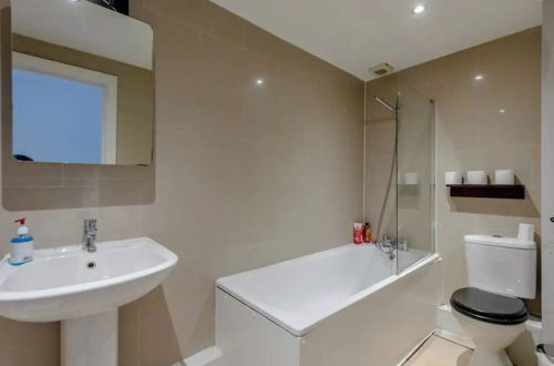 Photo 12 - Bright & Contemporary 1BD Flat - Haggerston