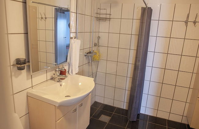 Large Apartment With Fabulous View Of Tórshavn - Photo 13