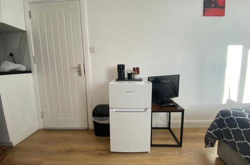 Foto 3 - Comfortable Homely Studio Flat in Wembley