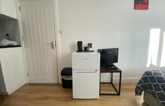 Foto 3 - Comfortable Homely Studio Flat in Wembley