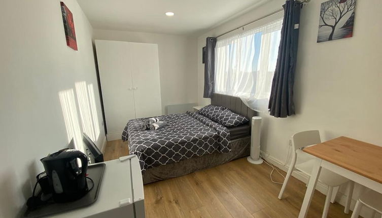 Foto 1 - Comfortable Homely Studio Flat in Wembley