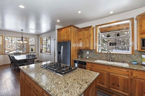 Photo 17 - Zen Den by Avantstay Entertainers Home in Ideal Big Bear Location w/ Hot Tub