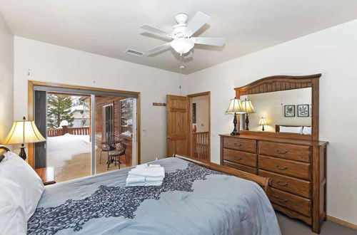 Photo 7 - Zen Den by Avantstay Entertainers Home in Ideal Big Bear Location w/ Hot Tub