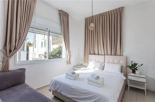 Photo 2 - 2 bedroom apartment by Hilton Beach