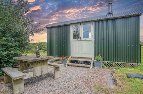 Photo 26 - Haven View - 1 Bed Shepherds Hut - St Ishmael's