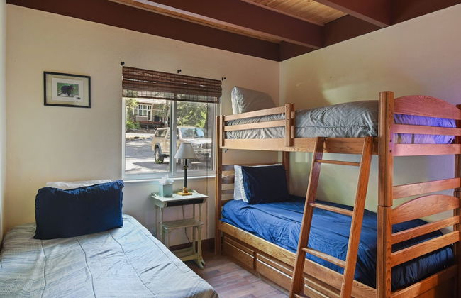 Tahoe City Getaway Minutes From Lake and Activities - Foto 3