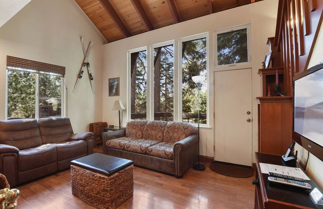 Tahoe City Getaway Minutes From Lake and Activities - Foto 13